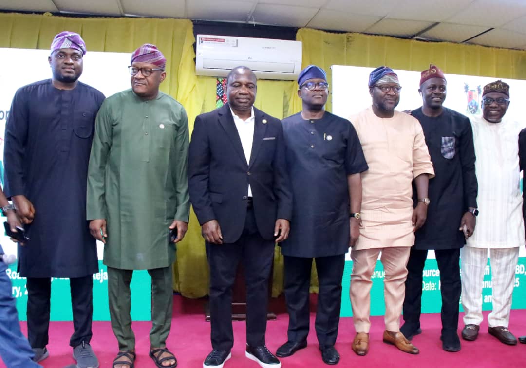 Lagos State Commissioner for Information and Strategy Gbenga Omotoso has assured residents that the dividends of democracy will trickle down to the grassroots as the Sanwo-Olu administration continues to unveil new projects across local governments and local council development areas. Speaking at a media stakeholders forum held on Thursday in Ikeja, Omotoso noted that the New Massey Street Children’s Hospital project has reached an advanced stage and will be the biggest pediatric facility in West Africa. He projected that the facility will be set for commissioning later this year. The Commissioner mentioned that other projects in the health sector such as the 280-bed General Hospital in Ojo, the Psychiatric Hospital in Ketu Ejinrin as well as infrastructure upgrades at Ibeju-Lekki and Lagos General Hospitals will also expand resources available to residents for top-notch medical services. "This year, the vision of the present administration is to build on the gains of Y2024 through the commissioning of projects that would impact positively on communities, especially at the grassroots," Omotoso said. He called on young entrepreneurs to take advantage of the funding support provided by the Lagos State Employment Trust Fund (LSETF) and other initiatives of the Lagos State Government by applying for loans and grants to boost their trade. He noted that many startups have become stable and profitable through support from LSETF and other agencies of the Lagos State Government that provide financial support to growing business entities. Speaking on the benefits derived from tourism, Omotoso stated that Lagos will continue to explore initiatives in the sector to boost revenues, attract foreign exchange, and position Lagos as a truly competitive global destination. “This year, we are focused on making significant progress in revitalising cultural, religious, and recreational infrastructure across the State. Therefore, we will sustain efforts to restore the historic Elemoro Palace in Ibeju-Lekki and the Princess Erelu Kuti Tomb, commemorating one of Lagos’ most prominent historical figures”, he said. While maintaining that more initiatives propelled by the T.H.E.M.E.S Plus Agenda will be unveiled in Y2025, Omotoso gave assurance that the Sanwo-Olu administration will not abandon any ongoing project in Lagos State. The Commissioner expressed gratitude to media men for the publicity given to the giant strides of the Sanwo-Olu administration, just as he called for more support from community newspapers because they have gained prominence in creating awareness at the grassroots. "There will be more of such media engagements this year. We appreciate feedback from the media because you stay among the people who rely on you to bring the attention of the government to their needs," Omotoso said.